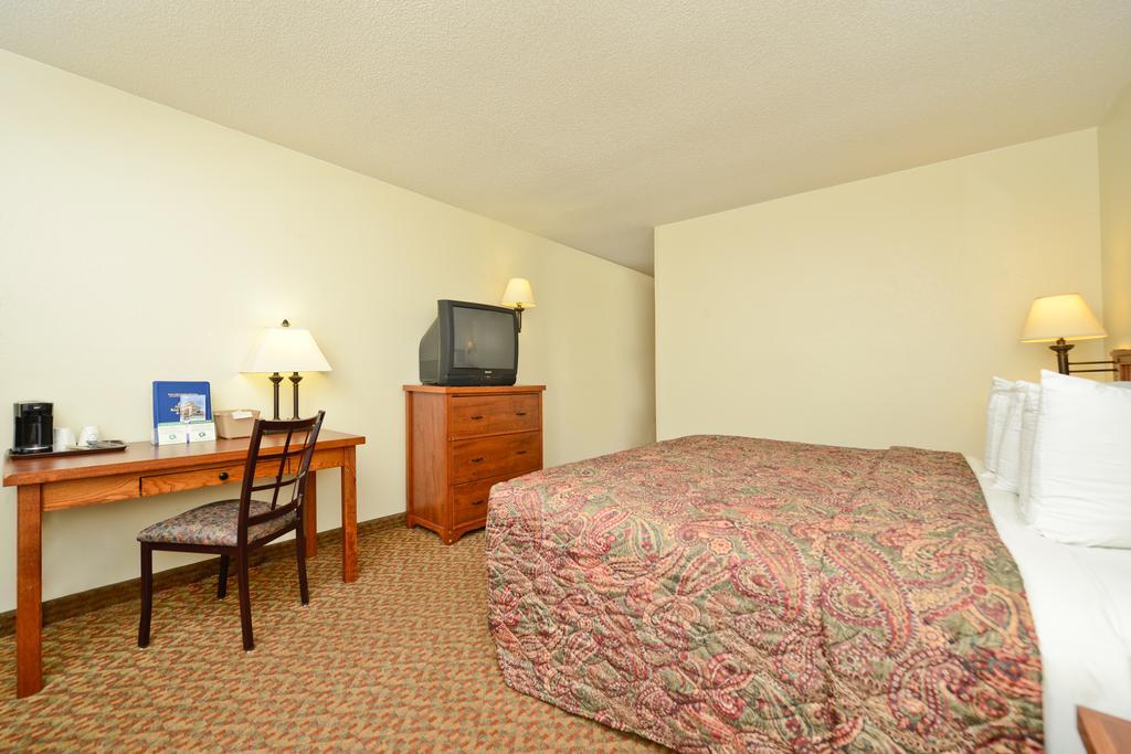 Americas Best Value Inn And Suites 오벌랜드 파크 객실 사진